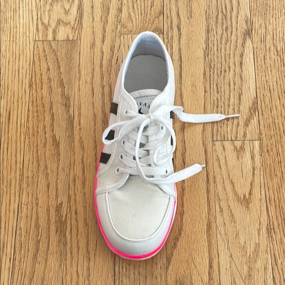 White and Pink Sneakers with Sporty Low-Top Design - Picture 6 of 13